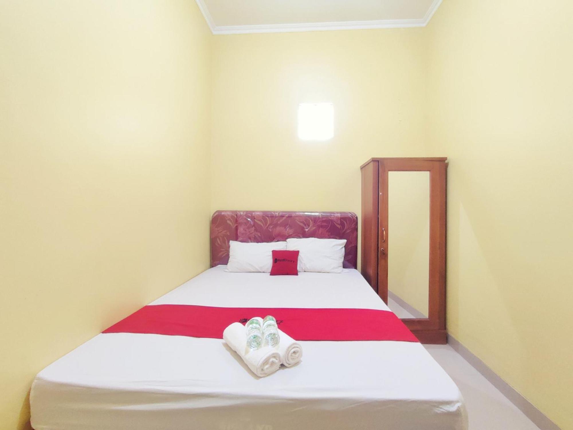 Hotel Reddoorz Near Exit Toll Banyumanik Semarang